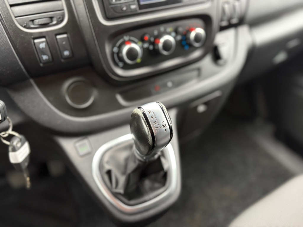 Renault TRAFIC 2.0 dCi 145PK L2H1|EURO6|AUTOMAAT|airco|cruise|achteruitrijcamera|LED|trekhaak|drie zitplaatsen|elektrisch pakket 19