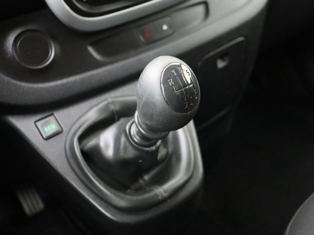 Renault Trafic 1.6DCi 125PK Lang | Navigatie | Airco | 3-Persoons | Trekhaak 15