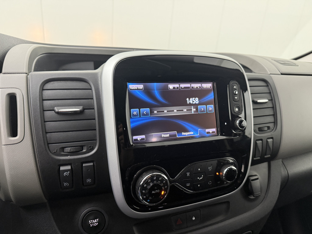 Renault Trafic 1.6DCi 125PK Luxe Lang Dubbele Cabine | 6-Persoons | Euro 6 | Multimedia | Airco | Camera | Trekhaak 18