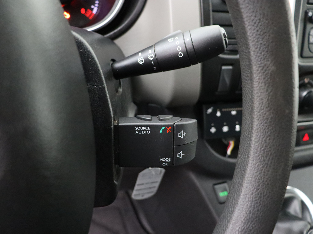 Renault Trafic 1.6DCi 145PK Lang | Imperiaal | Airco | Betimmering 15