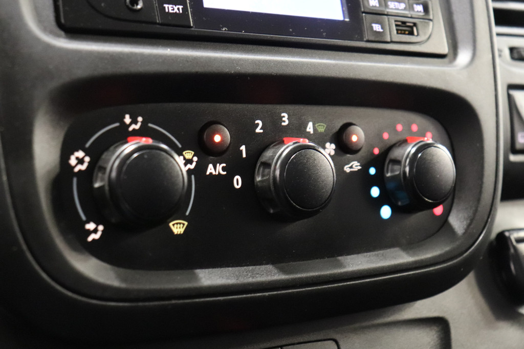 Renault Trafic 1.6 dCi 120PK EURO 6 - Airco - Cruise - PDC - Imperiaal - ⬠9.950,- Excl. 10