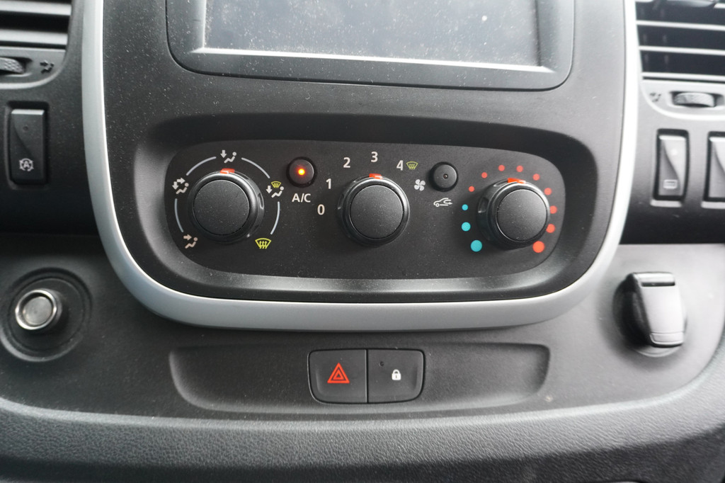 Renault Trafic 1.6 dCi 125PK EURO 6 - Airco - Cruise - Trekhaak - â¬12.499,- Excl. 14