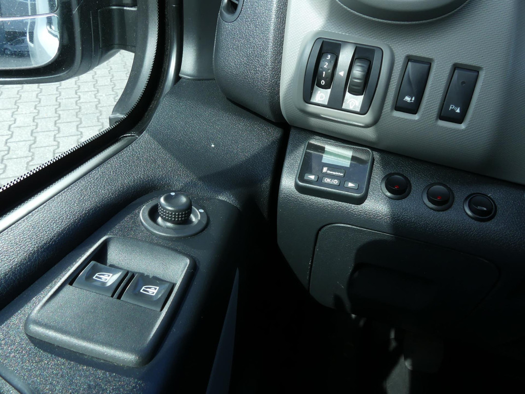 Renault Trafic 1.6 dCi 125PK L1 Luxe Energy / NAV / CRUISE / TREKHAAK 13