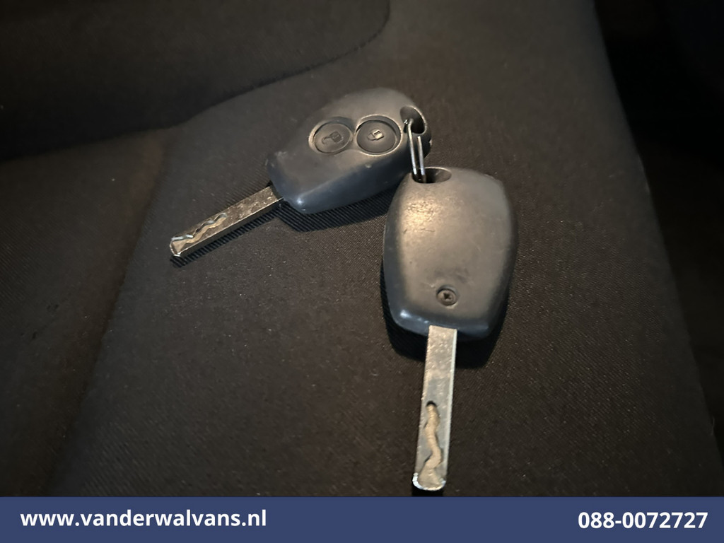 Renault Trafic 1.6 dCi 126pk L2H1 Euro6 Airco | Imperiaal | Camera | Navigatie | Cruisecontrol | Trekhaak Parkeersensoren, Bijrijdersbank 18