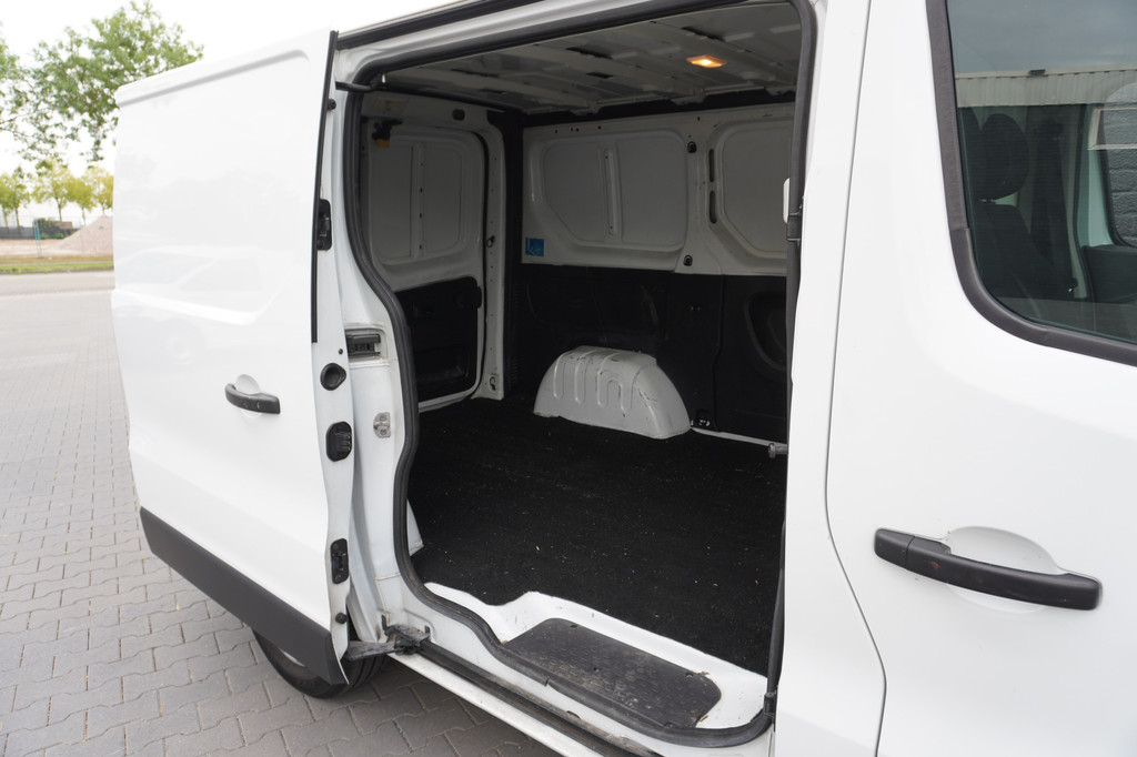 Renault Trafic 1.6 dCi 145PK EURO 6 - Airco - Navi - Cruise - â¬10.950,- 8