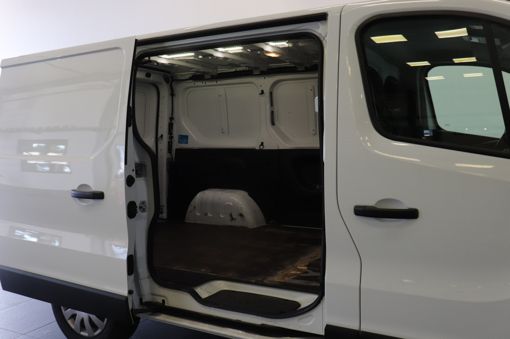 Renault Trafic 1.6 dCi EURO 6 - Airco - Camera - PDC - ⬠9.950.- Excl. BTW 11