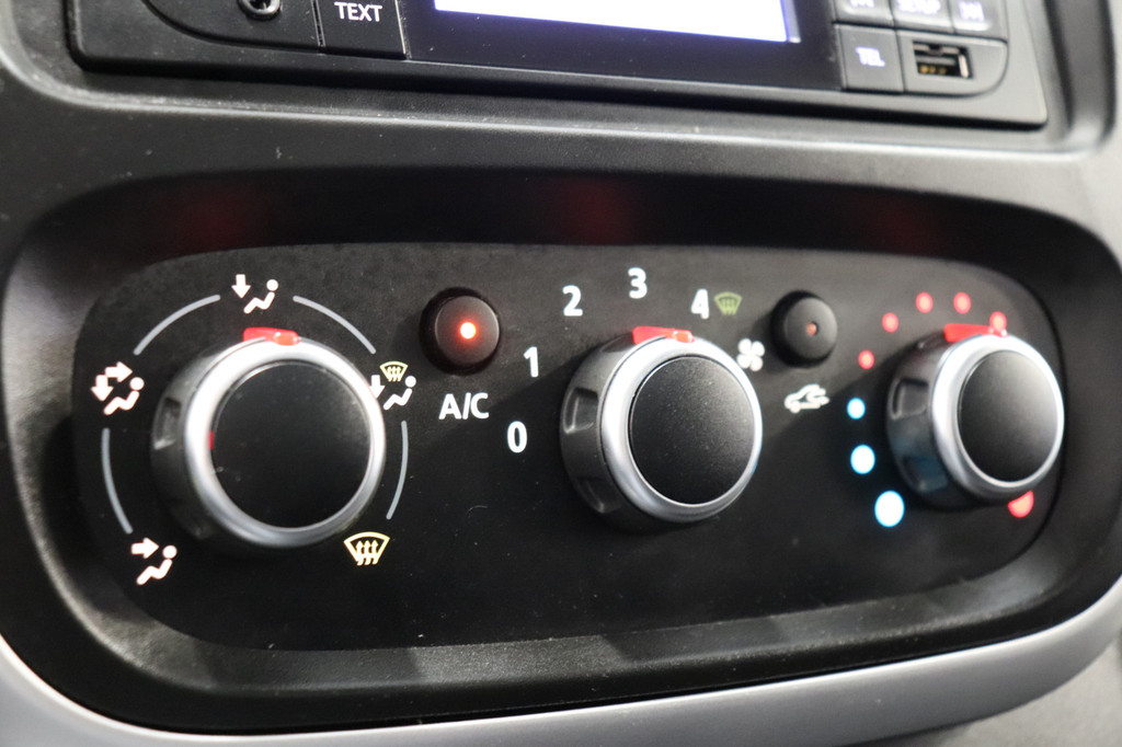 Renault Trafic 1.6 dCi EURO 6 - Airco - Camera - PDC - ⬠9.950.- Excl. BTW 12