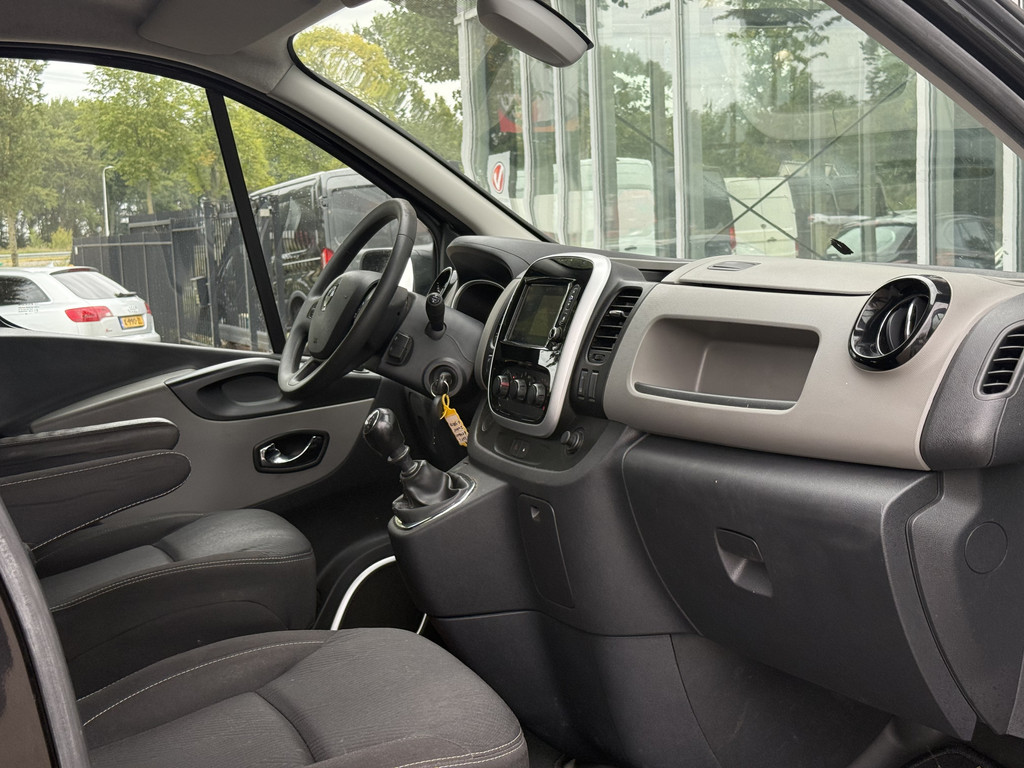 Renault Trafic 1.6 dCi T29 L2H1 DC Comfort | NL-auto | 1e Eig | Navi | Camera | Trekhaak | PDC 12