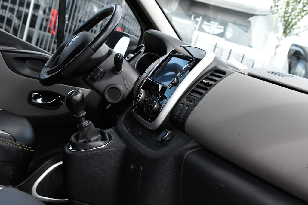 Renault Trafic 1.6 dCi T29 L2H1 DC Formula Edition Camera, Cruise, 145pk, 2 x Schuifdeur, Leder, multimedia, Clima, Trekhaak, Uniek! 12