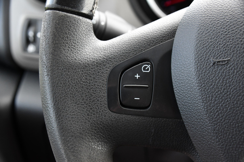 Renault Trafic 1.6 dCi T29 L2H1 DC Formula Edition Camera, Cruise, 145pk, 2 x Schuifdeur, Leder, multimedia, Clima, Trekhaak, Uniek! 21