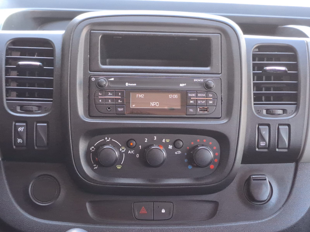 Renault Trafic 1.6 dCi T29 L2H1 Dubbele cabine | Airco | Bluetooth | Elektrisch pakket | Trekhaak | 12