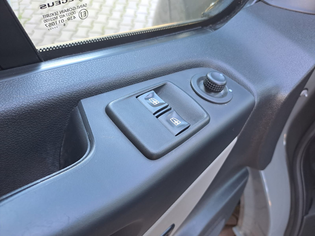 Renault Trafic 1.6 dCi T29 L2H1 Dubbele cabine | Airco | Bluetooth | Elektrisch pakket | Trekhaak | 17