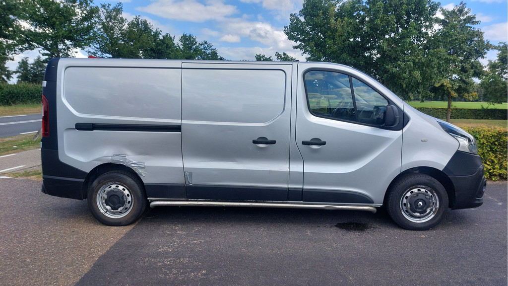 Renault Trafic 1.6 dCi T29 L2H1 Générique AIRCO BJ 2016 13