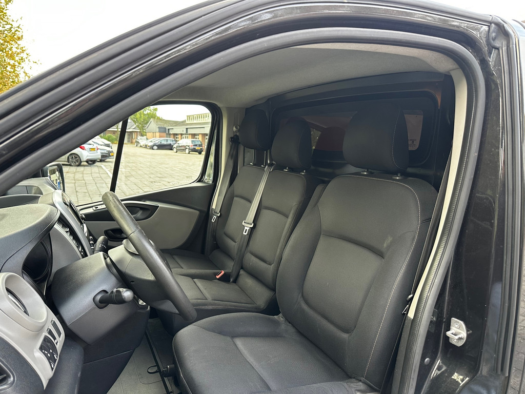 Renault Trafic 1.6 dCi T29 L2H1 Turbo|140PK|NAP|airco|cruise|navi|trekhaak|bluetooth|drie zitplaatsen 10