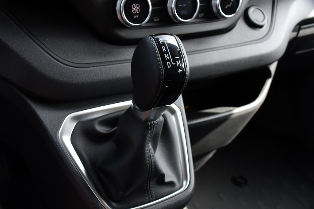 Renault Trafic 2.0 Blue dCi 170 L2H1 DC Black Edition Cruise, Carplay, 170pk, 2 x Schuifdeur, Multimedia, Automaat, Sensoren, Uniek! 17