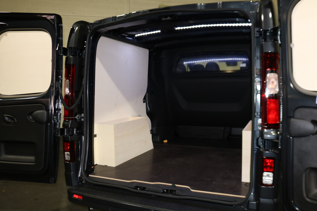 Renault Trafic 2.0 Blue dCi 170pk L2 H1 DC Automaat Black Edition 13