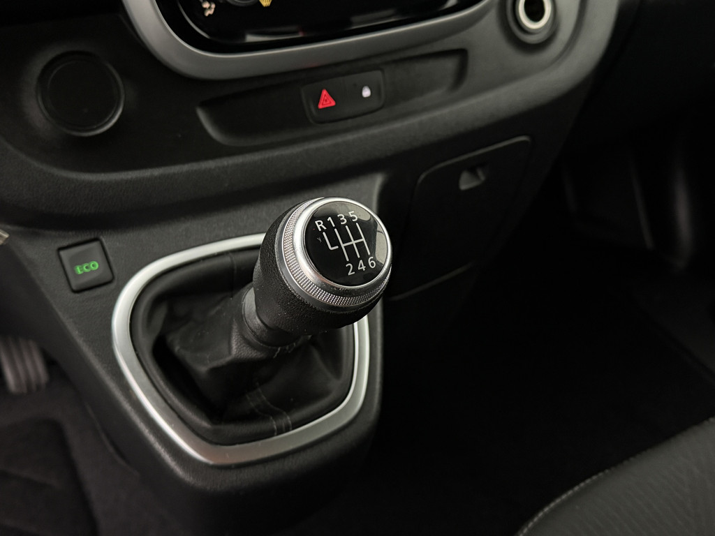 Renault Trafic 2.0DCi 120PK Business | Imperiaal | Navigatie | Camera | Gate Locks | 3-Persoons | Betimmering 16