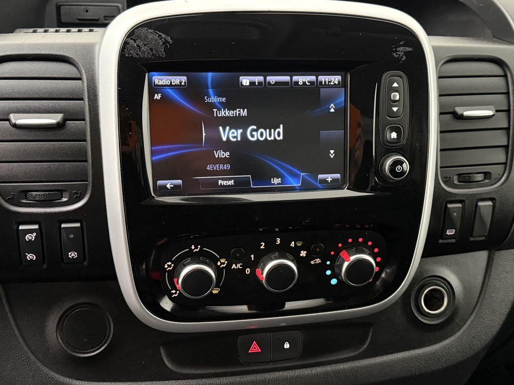 Renault Trafic 2.0DCi 120PK Business | Imperiaal | Navigatie | Camera | Gate Locks | 3-Persoons | Betimmering 17