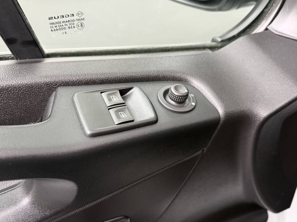 Renault Trafic 2.0DCi 120PK Business | Imperiaal | Navigatie | Camera | Gate Locks | 3-Persoons | Betimmering 8