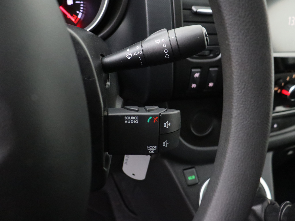 Renault Trafic 2.0DCi 120PK Imperiaal | Navigatie | Imperiaal | Airco | 3-Persoons | Cruise 15