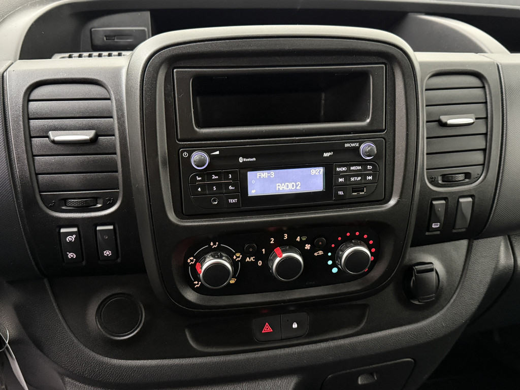 Renault Trafic 2.0DCi 120PK Lang | Airco | Camera | Cruise | 3-Persoons | Trekhaak 17