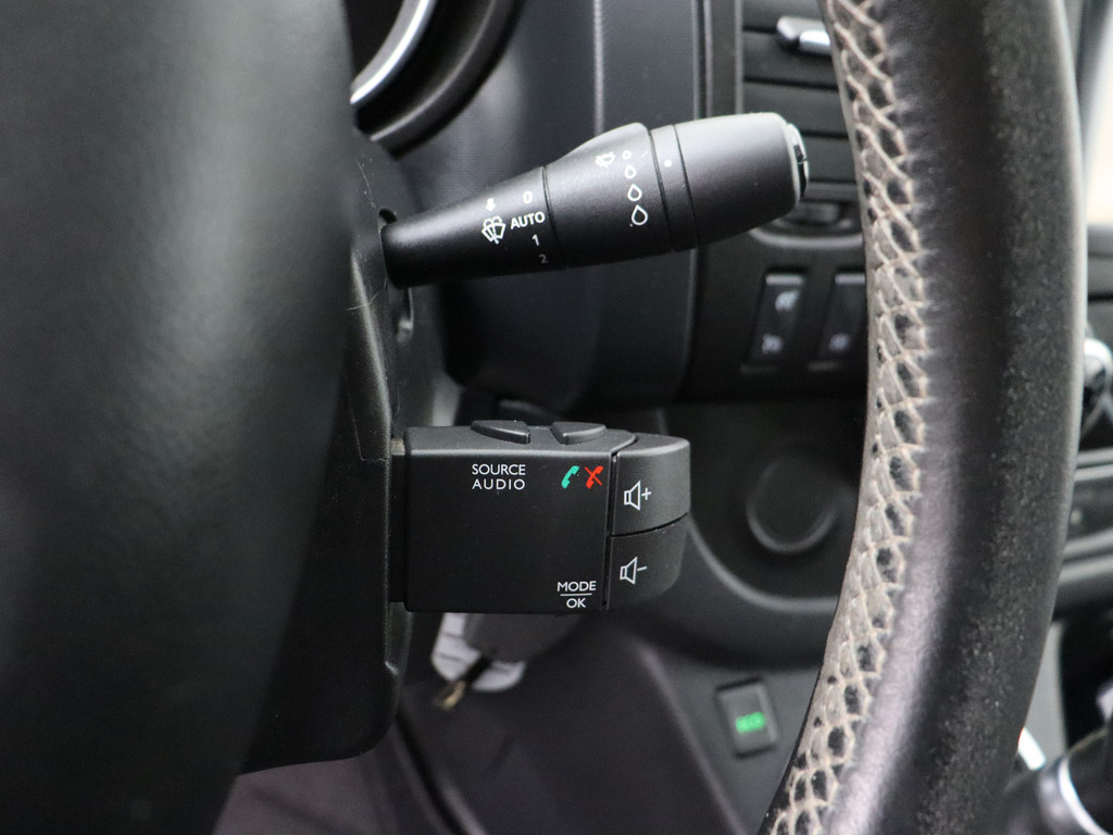 Renault Trafic 2.0DCi 145PK Automaat Lang | Navigatie | Camera Airco | 3-Persoons| Trekhaak 15