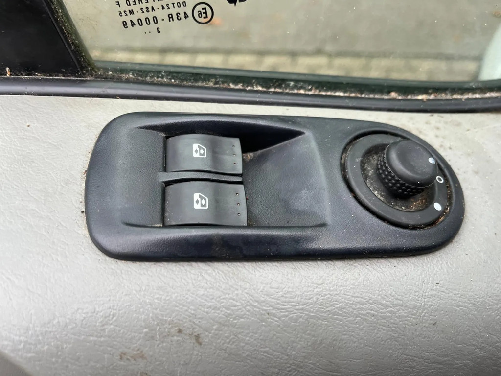 Renault Trafic 2.0 DTTI 8