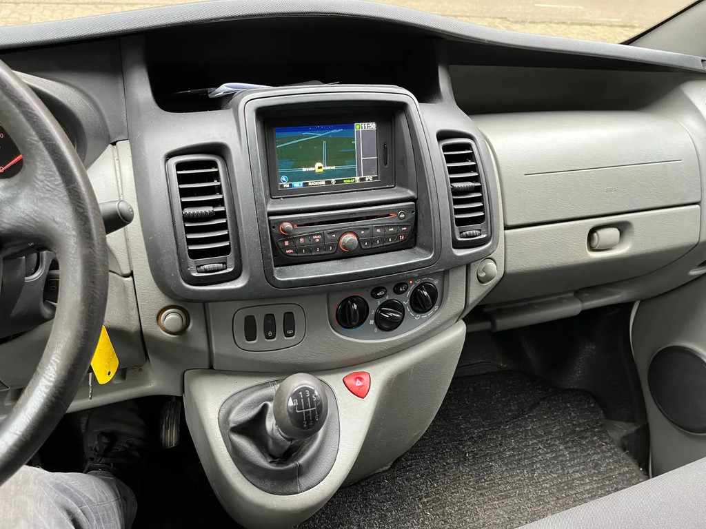 Renault Trafic 2.0 DTTI 9