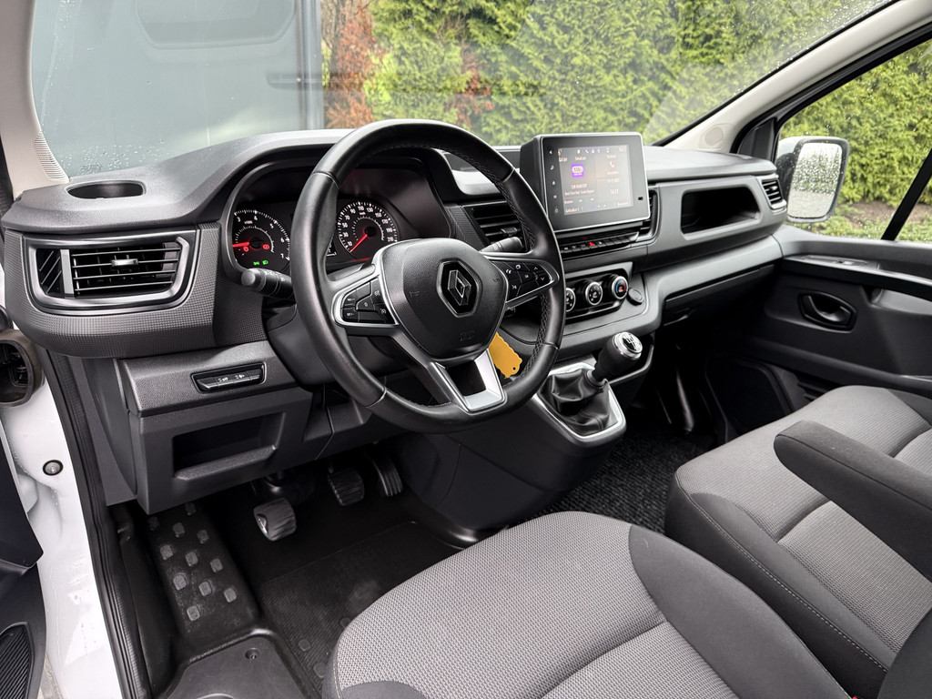 Renault Trafic 2.0 dCi 110 PK / L2H1 / 1e EIG. / TREKHAAK / AIRCO / CRUISE / CARPLAY / 3-ZITS / LED 10