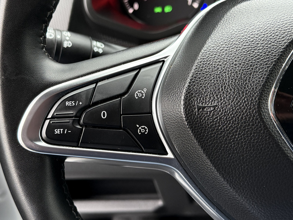 Renault Trafic 2.0 dCi 110 PK / L2H1 / 1e EIG. / TREKHAAK / AIRCO / CRUISE / CARPLAY / 3-ZITS / LED 12