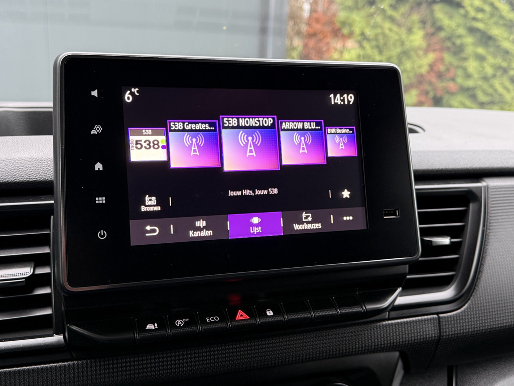 Renault Trafic 2.0 dCi 110 PK / L2H1 / 1e EIG. / TREKHAAK / AIRCO / CRUISE / CARPLAY / 3-ZITS / LED 17