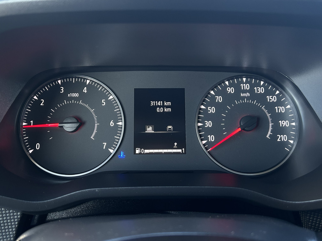 Renault Trafic 2.0 dCi 110 PK / L2H1 / TREKHAAK / 31.141 KM !! / 1e EIG. / AIRCO / CRUISE / 3-ZITS / APPLE CARPLAY / LED 12