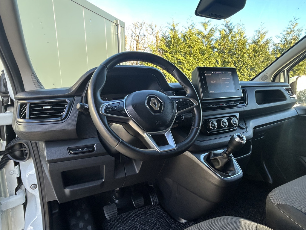 Renault Trafic 2.0 dCi 110 PK / L2H1 / TREKHAAK / 31.141 KM !! / 1e EIG. / AIRCO / CRUISE / 3-ZITS / APPLE CARPLAY / LED 7