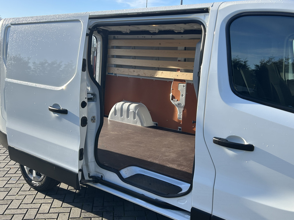 Renault Trafic 2.0 dCi 110 PK / L2H1 / TREKHAAK / 31.141 KM !! / 1e EIG. / AIRCO / CRUISE / 3-ZITS / APPLE CARPLAY / LED 9