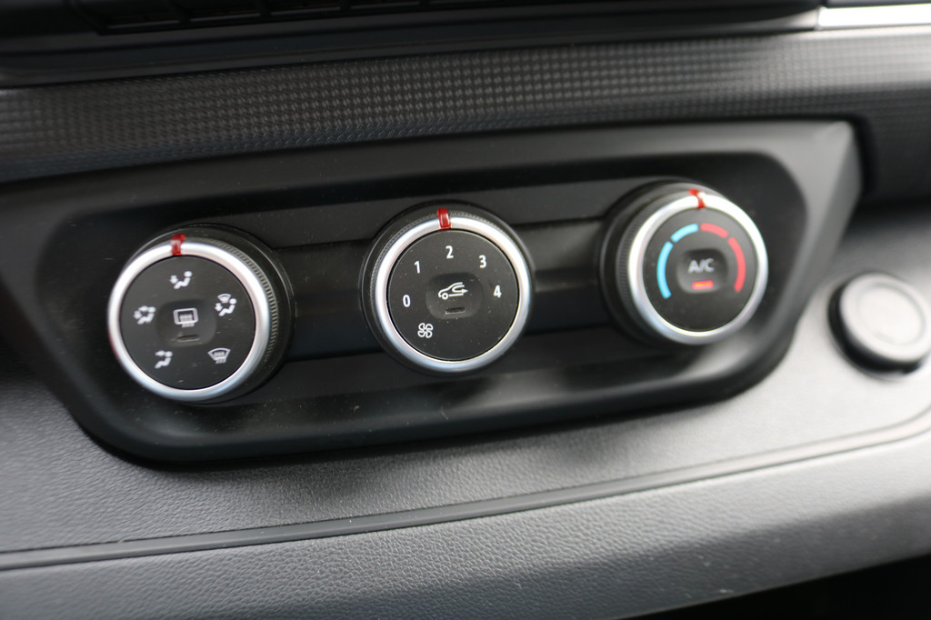 Renault Trafic 2.0 dCi 110pk L1 H1 Airco 10