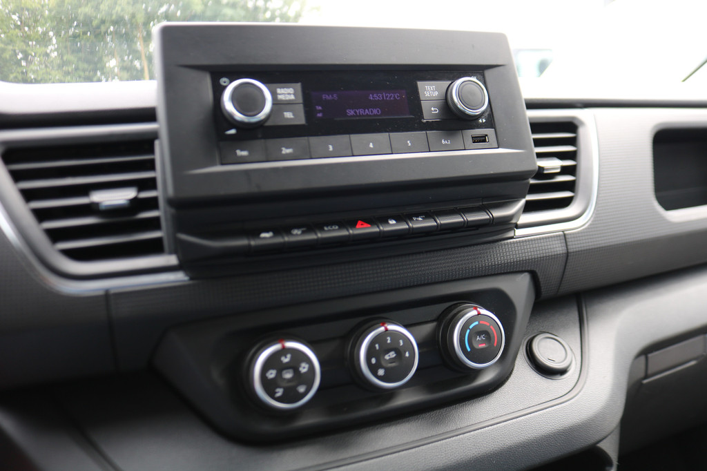 Renault Trafic 2.0 dCi 110pk L1 H1 Airco 9