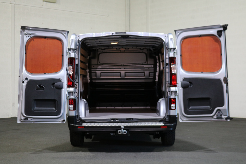 Renault Trafic 2.0 dCi 110pk L2 H1 Airco Navigatie 10dkm 11