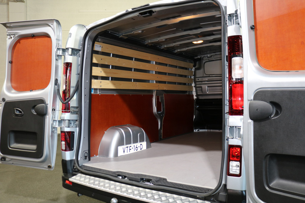 Renault Trafic 2.0 dCi 110pk L2 H1 Airco Navigatie 10dkm 15