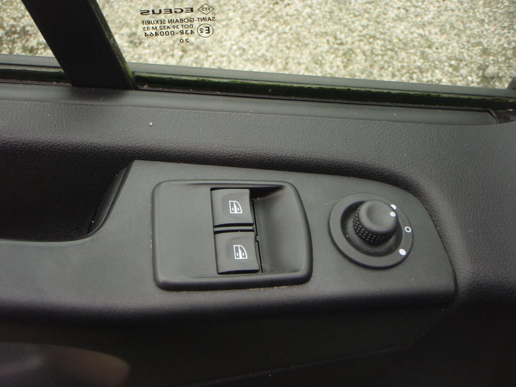 Renault Trafic 2.0 dCi 120 Groot scherm navi 118202 km bj 20 11