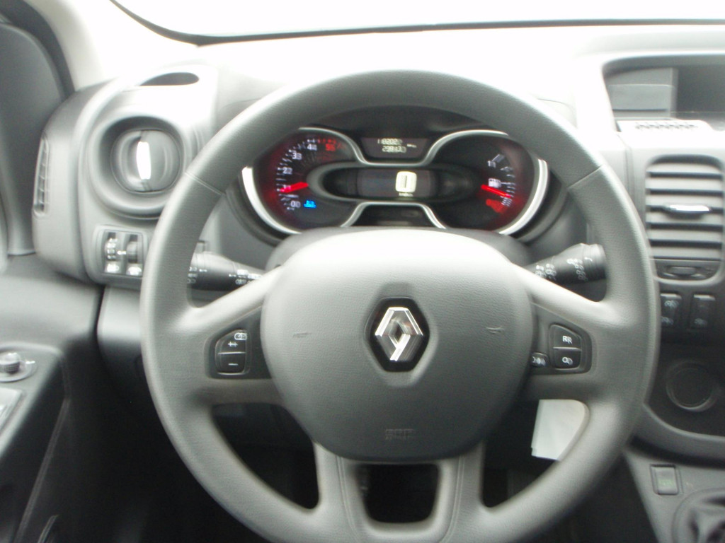 Renault Trafic 2.0 dCi 120 Groot scherm navi 118202 km bj 20 16