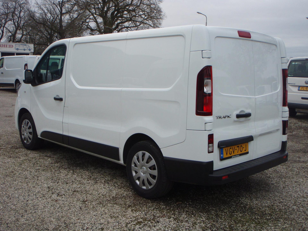 Renault Trafic 2.0 dCi 120 Groot scherm navi 118202 km bj 20 9