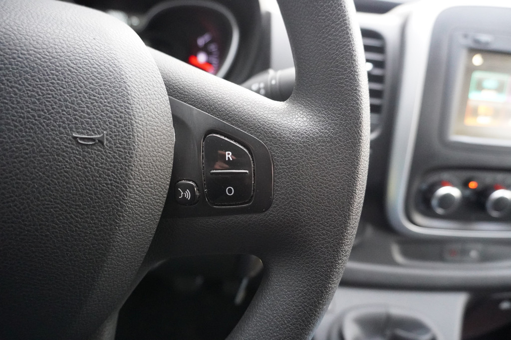 Renault Trafic 2.0 dCi 120PK 2x schuifdeur EURO 6 - Airco - Navi - Cruise - â¬11.950,- Excl. 16