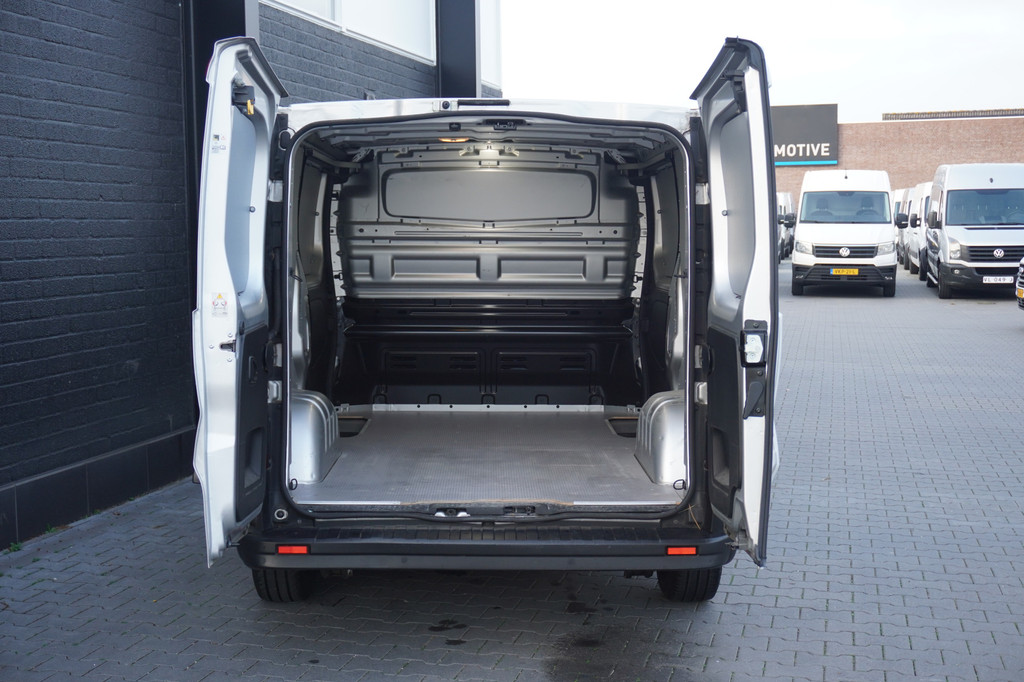 Renault Trafic 2.0 dCi 120PK 2x schuifdeur EURO 6 - Airco - Navi - Cruise - â¬11.950,- Excl. 7