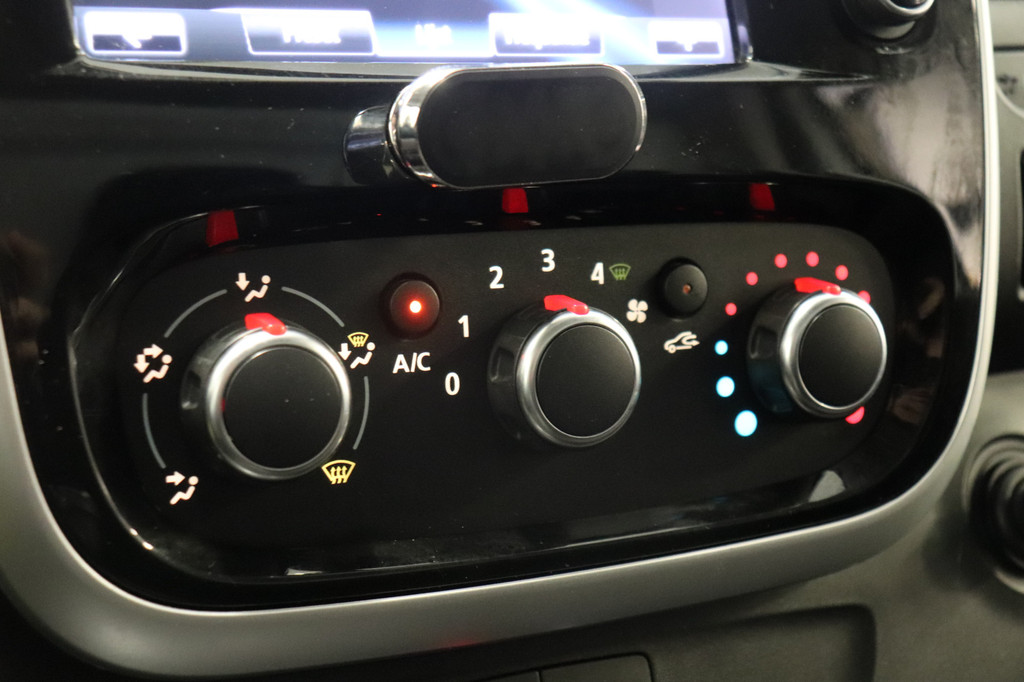 Renault Trafic 2.0 dCi 120PK EURO 6 - Airco - Cruise - Navi - ⬠11.900,- Excl. 9