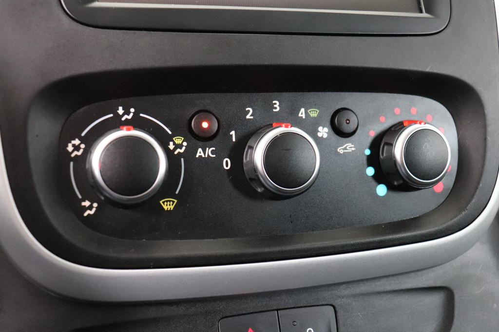 Renault Trafic 2.0 dCi 120PK L2 Dubbele cabine EURO 6 - Airco - Navi - Cruise - ⬠17.500,- Excl. 15