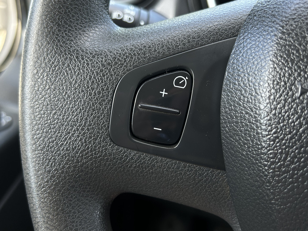 Renault Trafic 2.0 dCi 120 PK / L2H1 / 1e EIG. / IMPERIAAL / TREKHAAK / AIRCO / CRUISE / NAVI / 3-ZITS 10