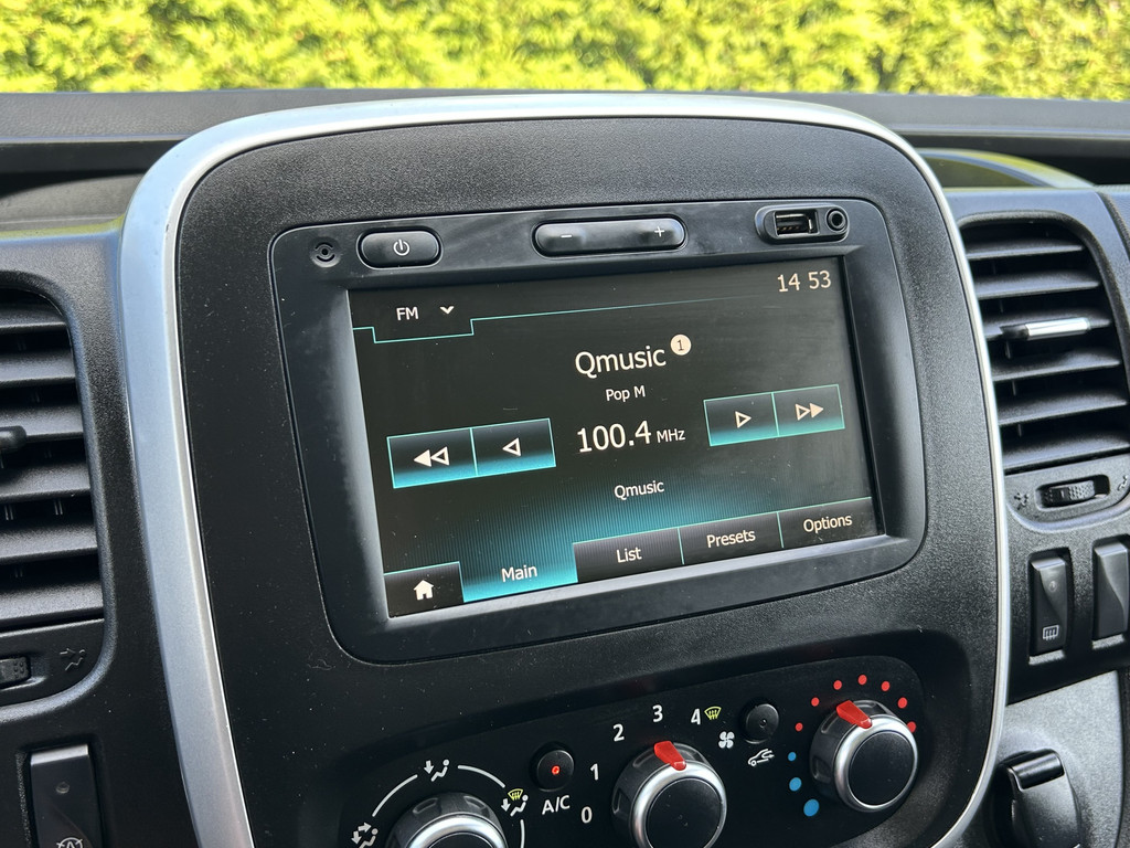 Renault Trafic 2.0 dCi 120 PK / L2H1 / 1e EIG. / IMPERIAAL / TREKHAAK / AIRCO / CRUISE / NAVI / 3-ZITS 13