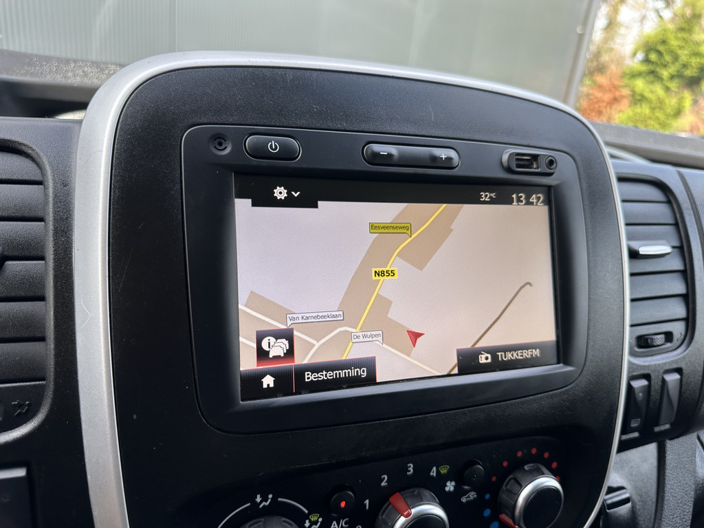 Renault Trafic 2.0 dCi 120 PK SPORT / L2H1 / 1e EIG. / LED / LM VELGEN / IMPERIAAL / TREKHAAK / CAMERA / NAVI / AIRCO / CRUISE 11