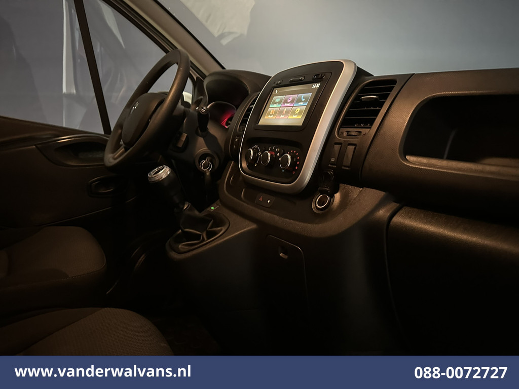 Renault Trafic 2.0 dCi 120pk Euro6 L2H1 Airco | Navigatie | Camera | LED | Cruisecontrol | Trekhaak Parkeersensoren, Sidebars, Bijrijdersbank 14