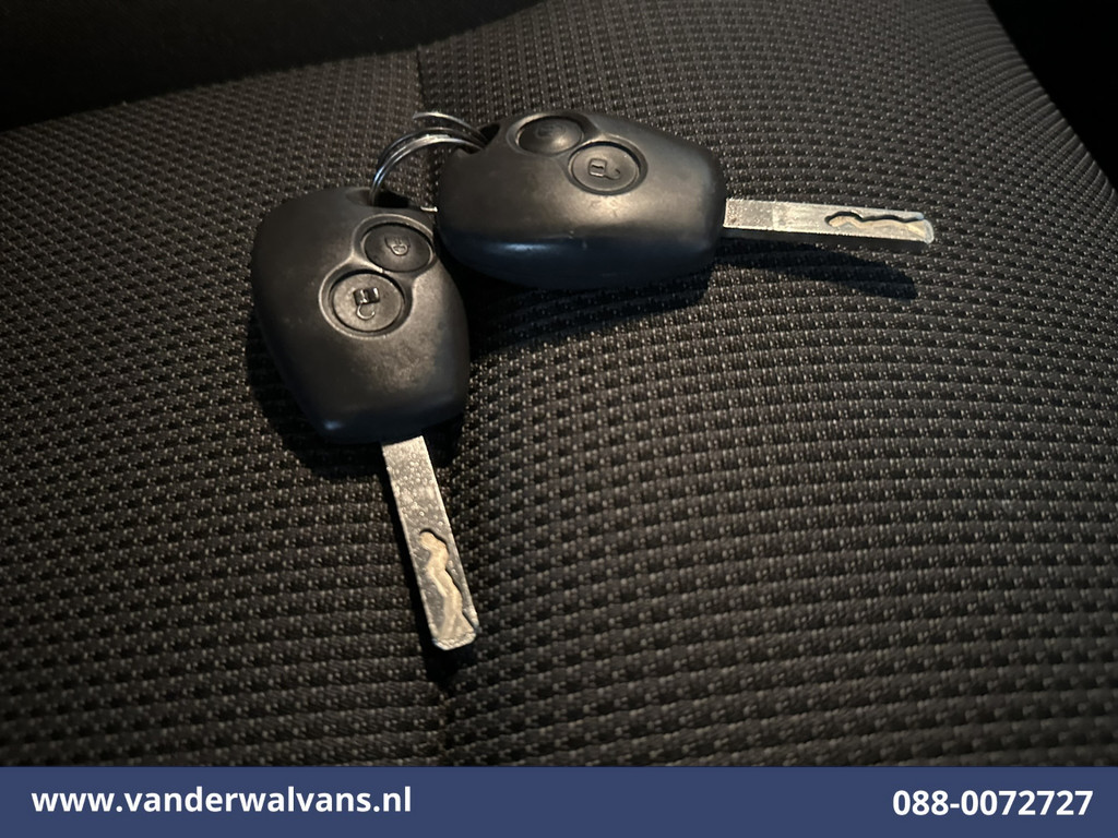 Renault Trafic 2.0 dCi 120pk Euro6 L2H1 Airco | Navigatie | Camera | LED | Cruisecontrol | Trekhaak Parkeersensoren, Sidebars, Bijrijdersbank 19